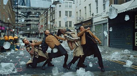 Burberry launches its “Singing in the rain” ad whilst teaming up 